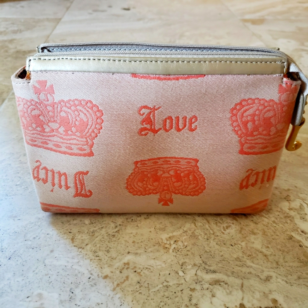Juicy Couture make-up bag